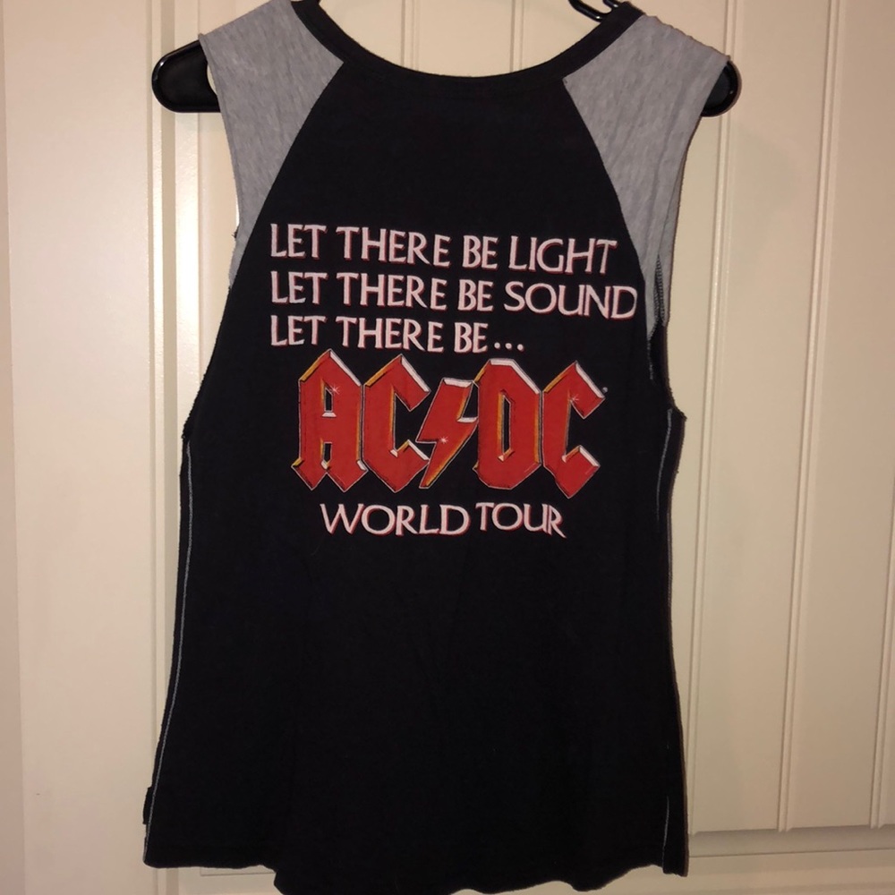 Graphic tee - Picture 2 of 2